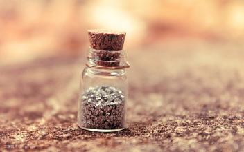 ເສດຖະກິດຄວາມໄວສູງ SUS304 ກະປAutomaticອງອັດຕະໂນມັດແລະຂວດເຄື່ອງຂວດອັດຕະໂນມັດ ສຳ ລັບກາວຕິດ