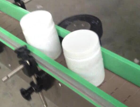 ເຄື່ອງຈັກຜະລິດຕະພັນຂວດຮອບ, ເຄື່ອງຂວດແລະການຕິດສະຫຼາກ ສຳ ລັບຜະລິດຕະພັນນ້ ຳ ດື່ມຂວດ