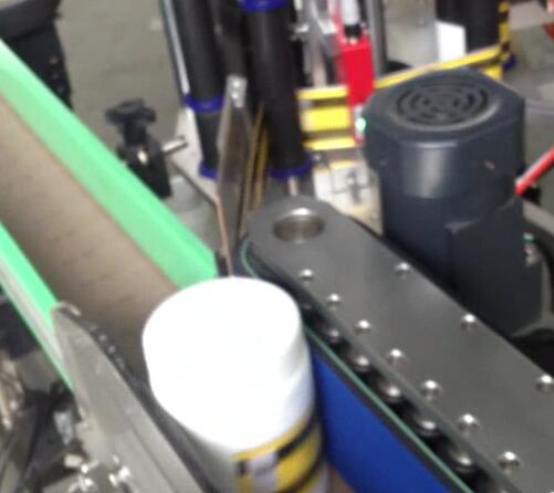 ເຄື່ອງຈັກຜະລິດຕະພັນຂວດຮອບ, ເຄື່ອງຂວດແລະການຕິດສະຫຼາກ ສຳ ລັບຜະລິດຕະພັນນ້ ຳ ດື່ມຂວດ