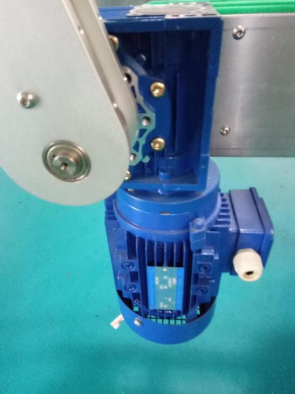 SUS304 ຕູ້ເຄື່ອງຈັກຕິດປ້າຍສອງຂວດ Square Sides304 ພ້ອມຜະລິດຕະພັນດູແລສ່ວນຕົວ