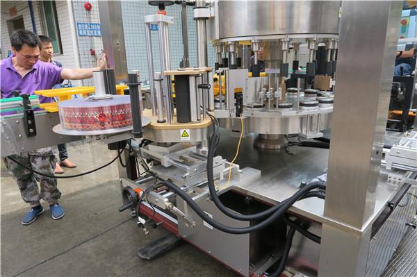 ເຄື່ອງປ້າຍສະຕິກເກີ້ Rotary Sticker ປ້າຍດຽວກະປຸກອັດຕະໂນມັດເຕັມຂວດ