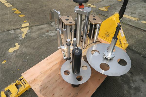 ເຄື່ອງຂວດຮອບຫມຸນຮອບດ້ວຍລະບົບເຄື່ອງຈັກ ໝູນ ວຽນ ໝໍ້