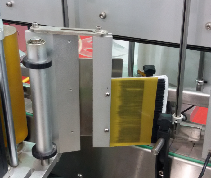 ເຄື່ອງຕິດສະຕິກເກີ້ຂວດອັດຝາອັດຕະໂນມັດຄູ່ຄູ່ ສຳ ລັບປPອງຢືນ