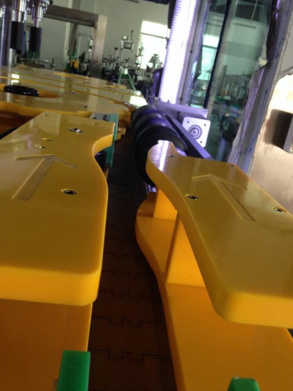 ເຄື່ອງຈັກຜະລິດຂວດເຫລົ້າ / ເບຍຂວດສູງ, ເຄື່ອງ ໝາຍ ຂວດຕຸກກົມ