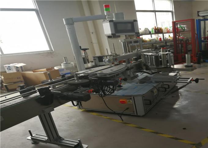 ເຄື່ອງຕິດສະຕິກເກີ້ທີ່ເຮັດດ້ວຍຕົນເອງ ສຳ ລັບສານເຄມີ, ນ້ ຳ ຂວດພາດສະຕິກໃສ່ນ້ ຳ 3 ປ້າຍ